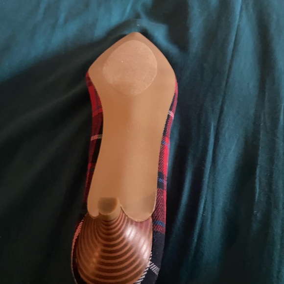 New Red Flannel Kitten Heels Size 10 - Picture 5 of 6